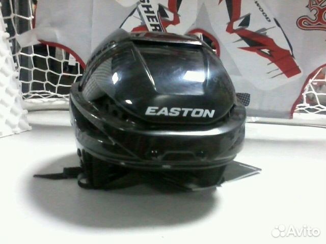 84912401161 Продам новый хоккейный шлем Easton