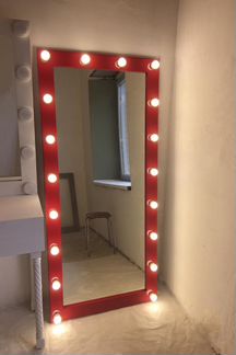 Гримерное зеркало с двойной подсветкой