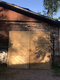 Деревянные ворота для гаража