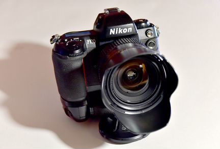 Nikon F100 +Nikkor 24-85mm 1:2.8-4 D IF