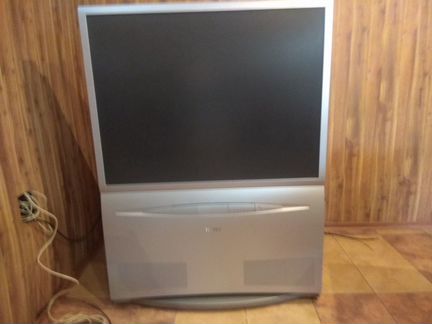 Напольный проекционный телевизор Тошиба 139 см