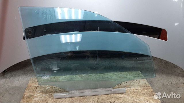 Стекло переднее правое Mercedes w210
