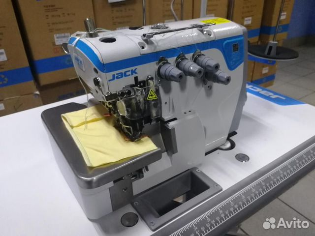 Оверлок для трикотажа 4х нитка со столом Jack E4