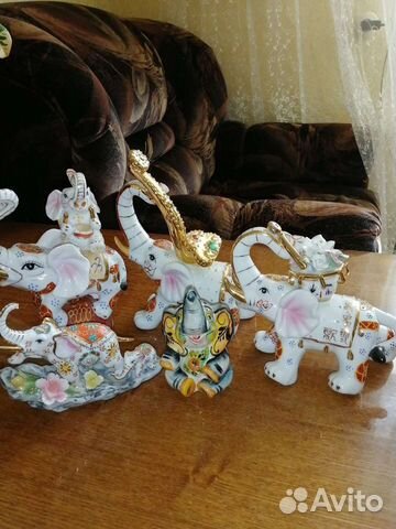 Фарфоровые слоники