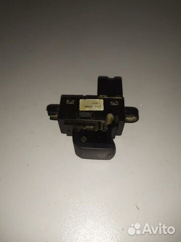 Кнопка стеклоподъемника Nissan Qashqai 2008