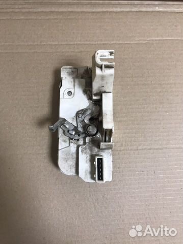 Замок задней правой двери Peugeot 307