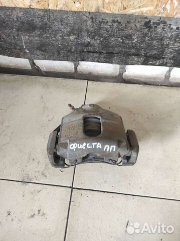 Суппорт тормозной передний правый Ford Fiesta MK5