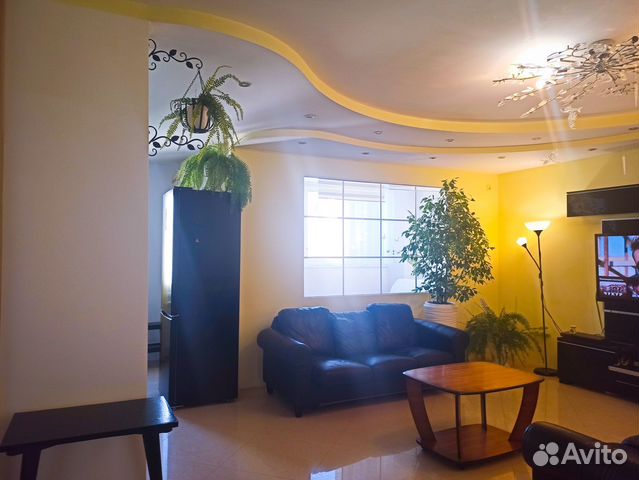 

2-к. квартира, 70 м², 7/10 эт.
