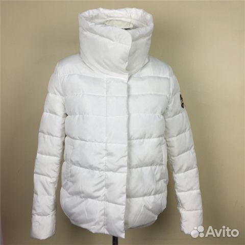 Модная осенняя курточка р. 42 44 белая и черная Модная осенняя курточка р. 42 44 белая и черная