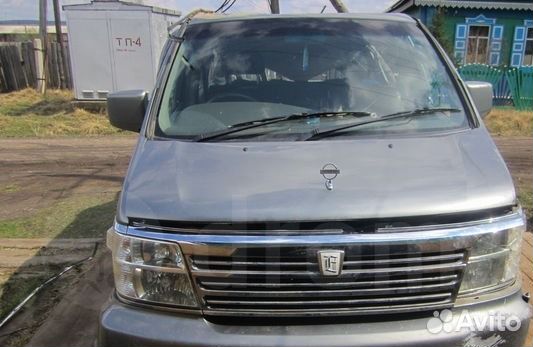 Nissan Elgrand 2000