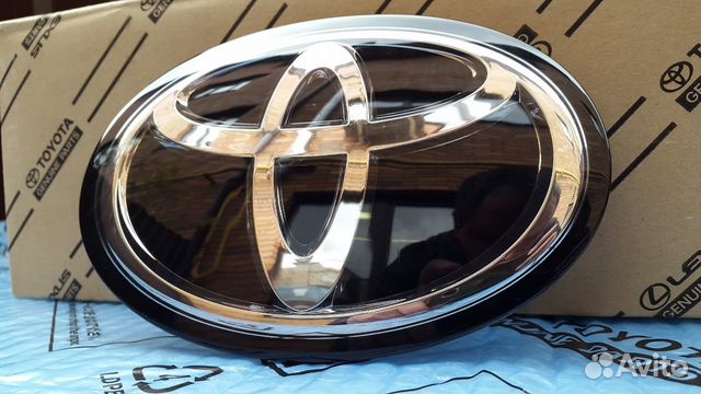 Эмблема toyota Land Cruser 200 2008-2015 Эмблема toyota Land Cruser 200 2008-2015