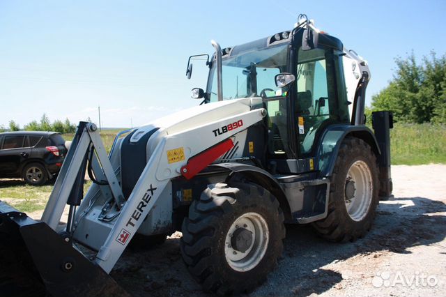 Terex TLB 890 Стекло ветровое Terex TLB 890 Стекло ветровое