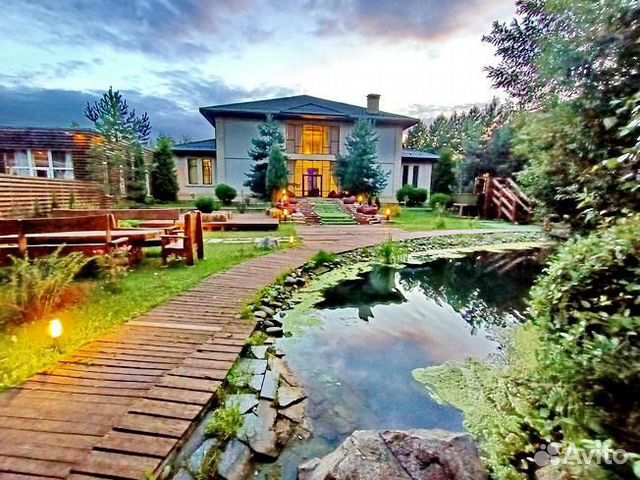 

10-к. и более коттедж, 1100 м²