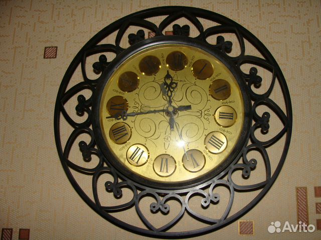 Часы настенные 