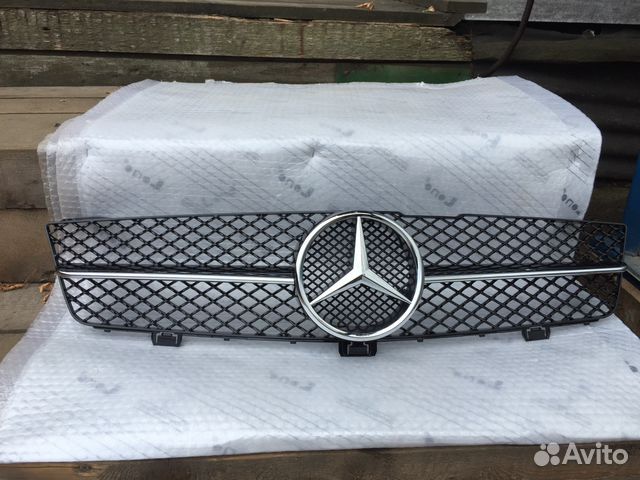 Решетка радиатора Mercedes CLS 219 C 219 Решетка радиатора Mercedes CLS 219 C 219