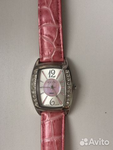 Часы кварцевые Avon