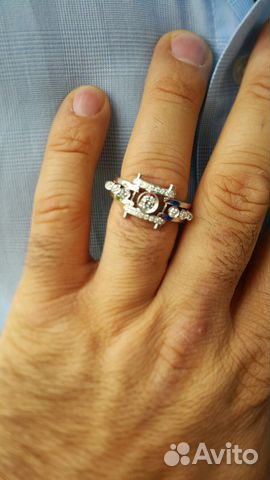 Золотое кольцо с бриллиантом мужское