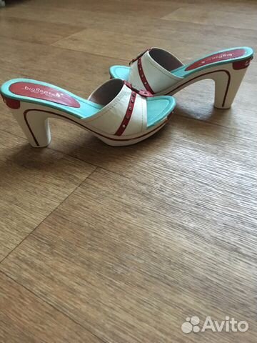 Босоножки кожаные