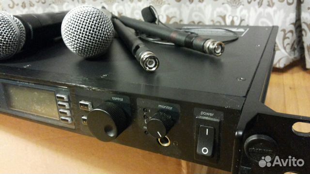 Радиомикрофоны Shure UR серия - UR2 UR4D Радиомикрофоны Shure UR серия - UR2 UR4D