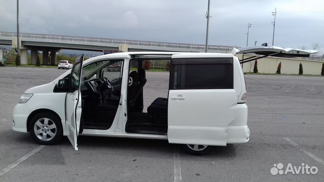 Nissan Serena 2.0 CVT, 2008, 68 000 км