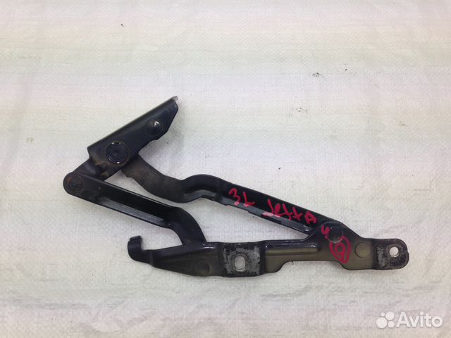 Петля крышки багажника Volkswagen Bora Jetta IV 4 Петля крышки багажника Volkswagen Bora Jetta IV 4