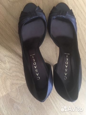 Продам туфли Casadei новые (синий шелк, 39 размер)