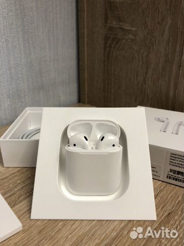 Наушники AirPods