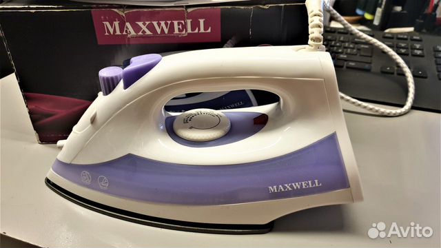 Утюг Maxwell MW-3004 с отпаривателем