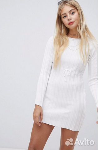 Платье трикотажное с длинными рукавами новое белое Платье трикотажное с длинными рукавами новое белое