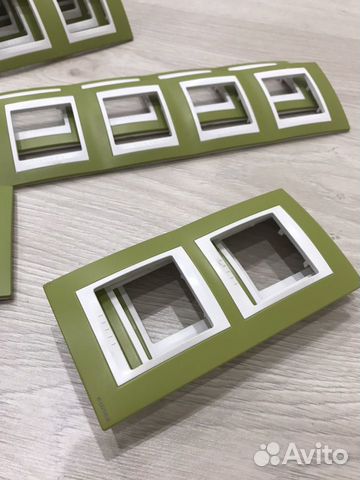 Рамка Schneider Unica салатовая Рамка Schneider Unica салатовая