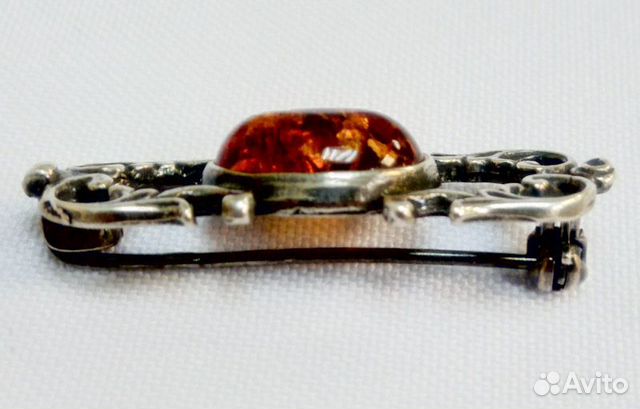 Серебряная брошь 925 с янтарем Серебряная брошь 925 с янтарем