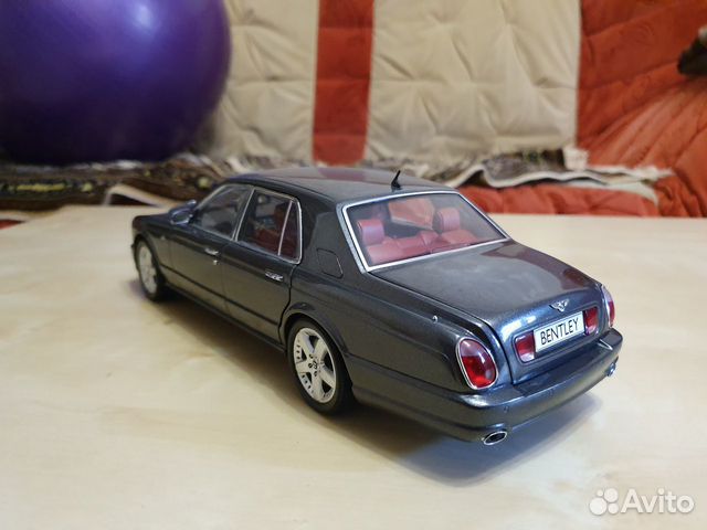 1:18 Bentley Arnage Minichamps Dealer 1/18 1:18 Bentley Arnage Minichamps Dealer 1/18