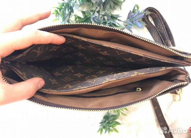 Сумка-клатч Louis Vuitton