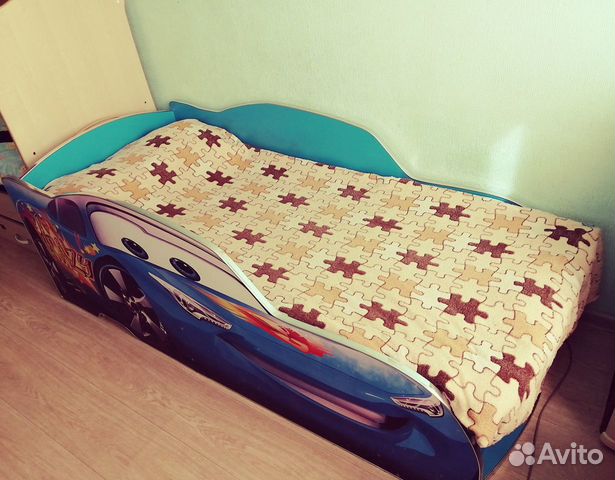 Детская кровать-машинка + матрас + наматрасник