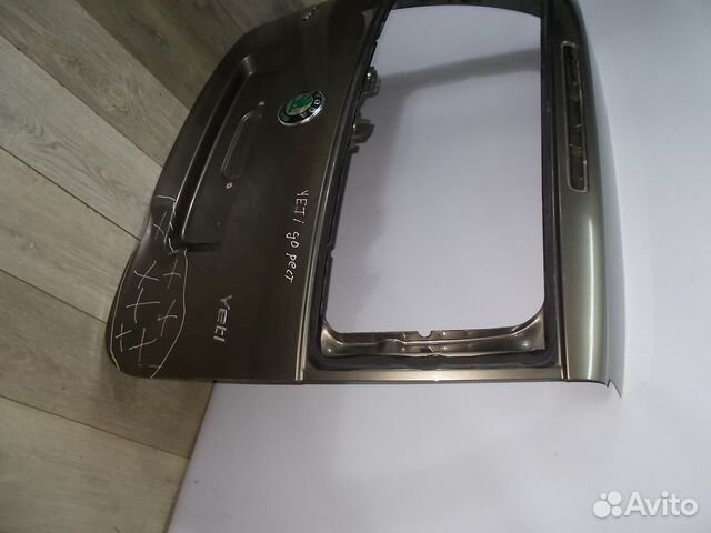 Крышка багажника бу Skoda Yeti OEM 5L6827025D
