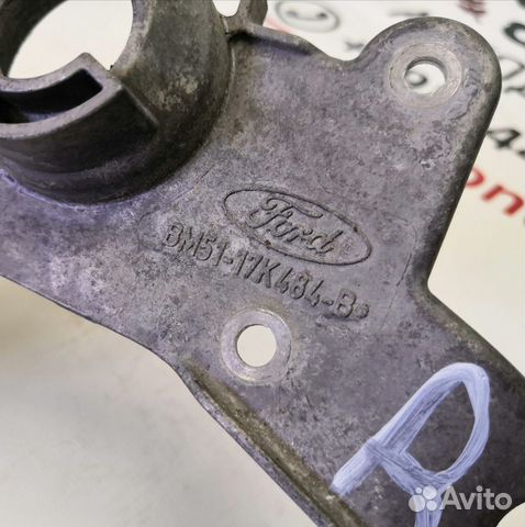 Кронштейн мотора стеклоотчистителя R Ford Focus 3