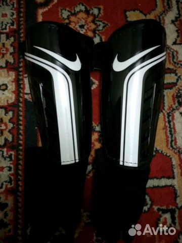 Футбольные щитки nike tiempo shield II Футбольные щитки nike tiempo shield II