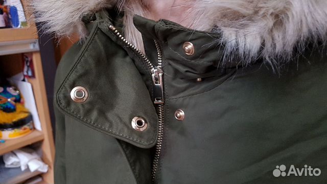 Парка женская зеленая с мехом на капюшоне Парка женская зеленая с мехом на капюшоне