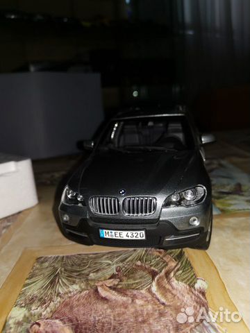 BMW X5 E70 1/18 by Kyosho дилерская