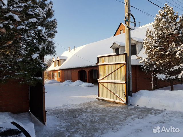 Коттедж 360 м² на участке 15 сот.