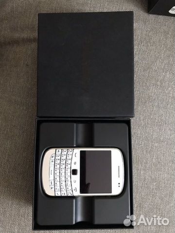 Телефон BlackBerry 9900 Телефон BlackBerry 9900