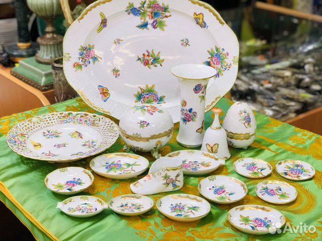 Ваза с крышкой фарфор цветы и бабочки Херенд 60г