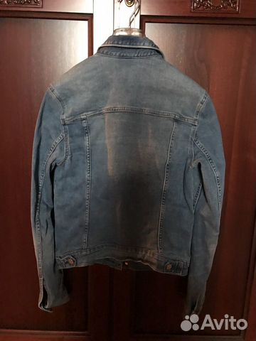Куртка джинсовая H&M 40-42 размер Куртка джинсовая H&M 40-42 размер