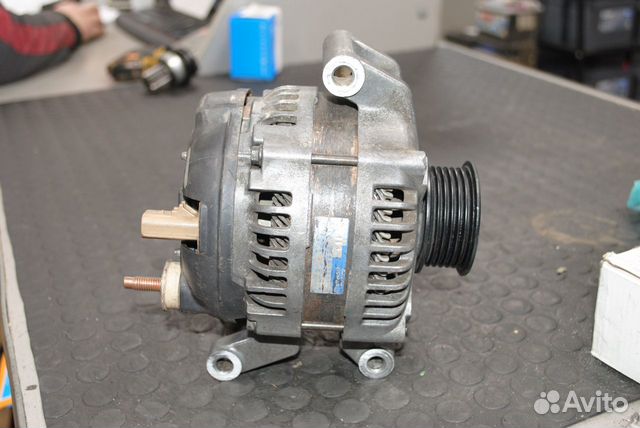 Генератор Chrysler Voyager, Dodge Caravan 2.4 б/у Генератор Chrysler Voyager, Dodge Caravan 2.4 б/у
