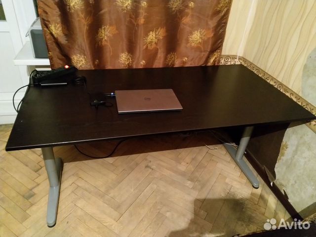 Компьютерный (письменный) стол из Икеи Компьютерный (письменный) стол из Икеи
