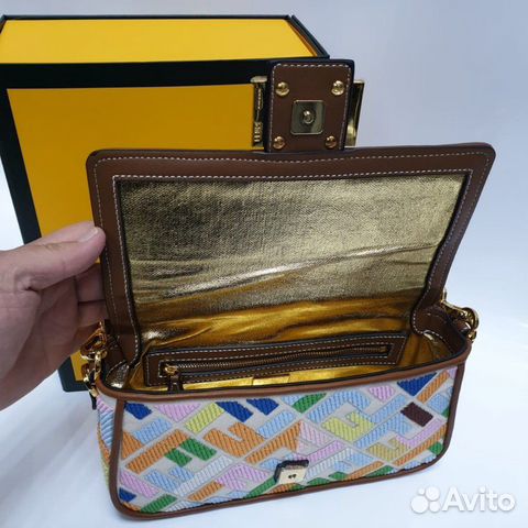 Новая женская сумка на плечо Fendi Новая женская сумка на плечо Fendi