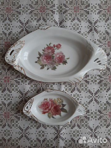 Тарелки для рыбы и салфетница Тарелки для рыбы и салфетница