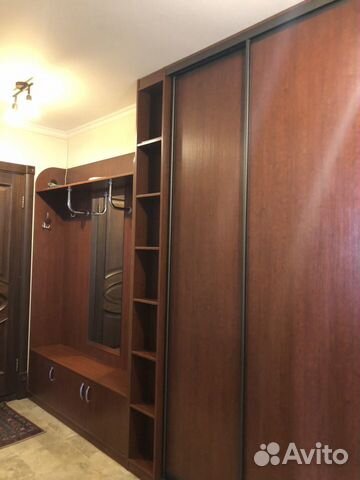 Прихожая и шкаф-купе с зеркалом