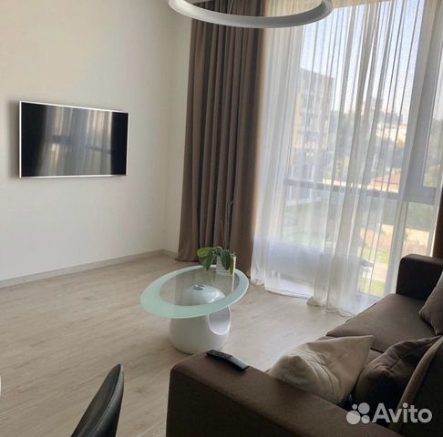 2-к квартира, 80 м², 8/10 эт.