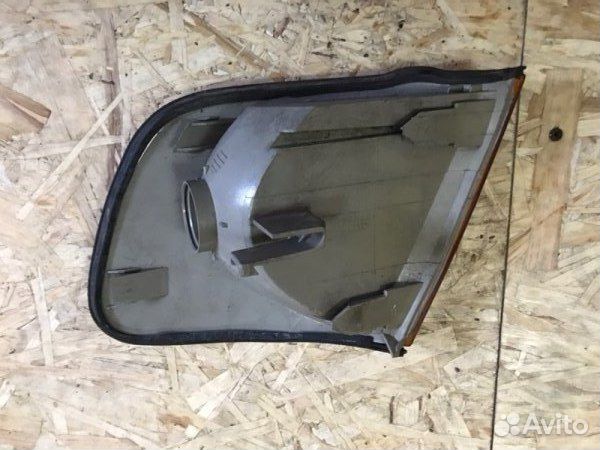 Указатель поворота правый Audi A6 C4 2.8 1994-1996 Указатель поворота правый Audi A6 C4 2.8 1994-1996